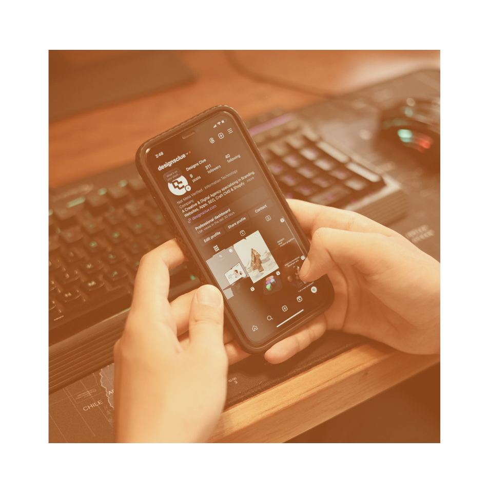 Community management rs meta ads